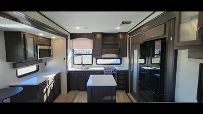 2022 COACHMEN BROOKSTONE 374RK   - Photo 24 - Aurora, MO 65605