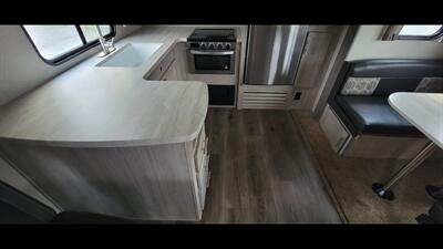 2022 FOREST RIVER CATALINA 283RKS - Photo 22 - Aurora, MO 65605