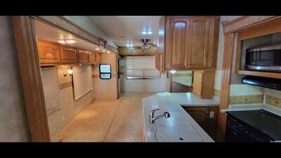 2006 HEARTLAND BIG HORN 3600RL   - Photo 8 - Aurora, MO 65605