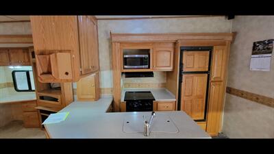 2006 HEARTLAND BIG HORN 3600RL   - Photo 12 - Aurora, MO 65605