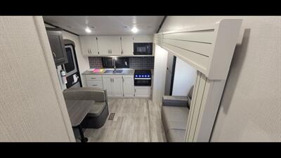 2024 Keystone Cougar 2100rk   - Photo 11 - Aurora, MO 65605