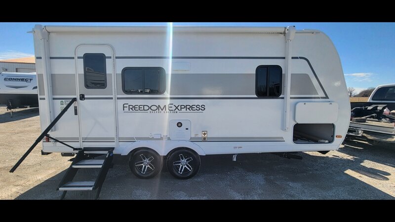 2025 COACHMEN FREEDOM EXPRESS 19SE  