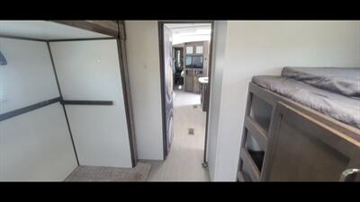 2020 KEYSTONE PASSPORT 3351 BH - Photo 13 - Aurora, MO 65605