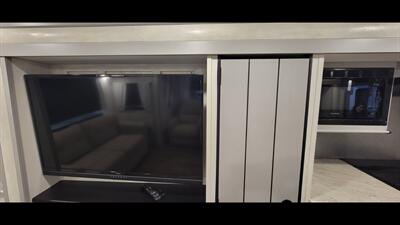 2022 FOREST RIVER VIBE 28RL   - Photo 23 - Aurora, MO 65605