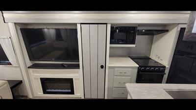 2022 FOREST RIVER VIBE 28RL   - Photo 21 - Aurora, MO 65605