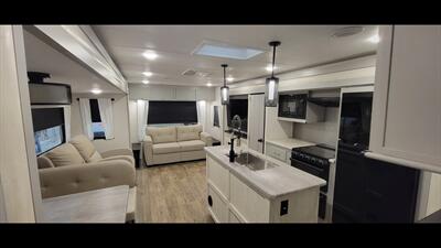 2022 FOREST RIVER VIBE 28RL   - Photo 16 - Aurora, MO 65605