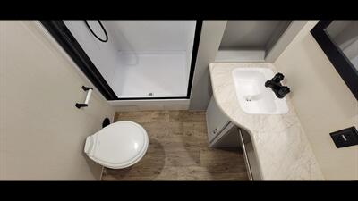 2022 FOREST RIVER VIBE 28RL   - Photo 32 - Aurora, MO 65605