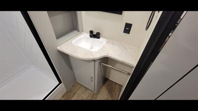 2022 FOREST RIVER VIBE 28RL   - Photo 36 - Aurora, MO 65605