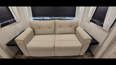 2022 FOREST RIVER VIBE 28RL   - Photo 24 - Aurora, MO 65605