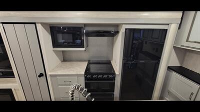 2022 FOREST RIVER VIBE 28RL   - Photo 20 - Aurora, MO 65605