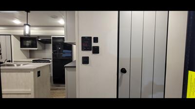2022 FOREST RIVER VIBE 28RL   - Photo 15 - Aurora, MO 65605