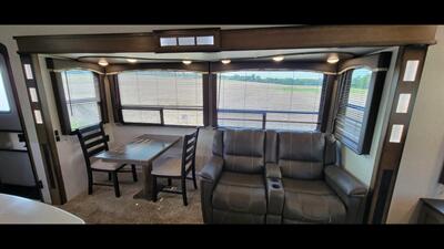 2019 KEYSTONE COUGAR 344MKS   - Photo 32 - Aurora, MO 65605