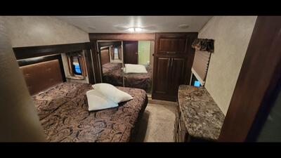 2014 KEYSTONE COUGAR 313RLI   - Photo 42 - Aurora, MO 65605