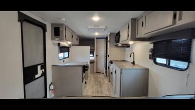 2024 FOREST RIVER VIKING 26BH   - Photo 12 - Aurora, MO 65605