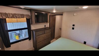 2018 KEYSTONE MONTANA 364BH - Photo 50 - Aurora, MO 65605