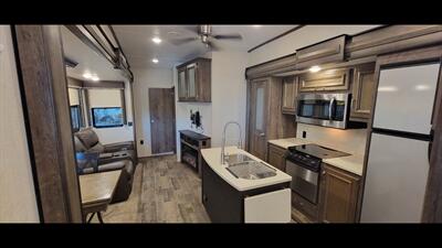 2018 KEYSTONE MONTANA 364BH - Photo 10 - Aurora, MO 65605