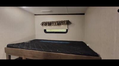 2018 KEYSTONE MONTANA 364BH - Photo 33 - Aurora, MO 65605