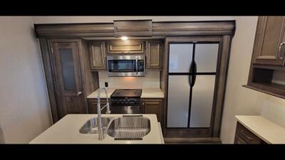 2018 KEYSTONE MONTANA 364BH - Photo 15 - Aurora, MO 65605