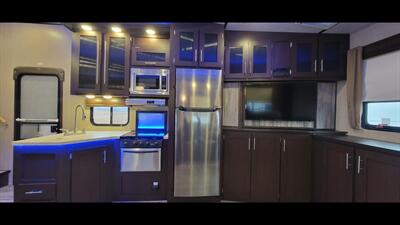 2017 CHEROKEE ARTIC WOLF 255DRL   - Photo 24 - Aurora, MO 65605
