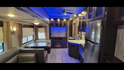 2017 CHEROKEE ARTIC WOLF 255DRL   - Photo 12 - Aurora, MO 65605