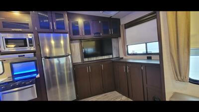 2017 CHEROKEE ARTIC WOLF 255DRL   - Photo 23 - Aurora, MO 65605
