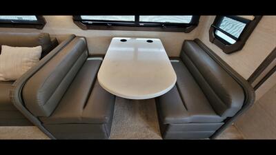 2022 Entegra Accolade 37L   - Photo 37 - Aurora, MO 65605