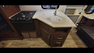 2017 HEARTLAND SUNDANCE 267RL   - Photo 22 - Aurora, MO 65605