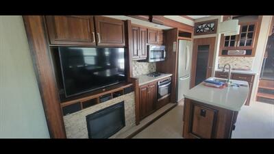 2017 KEYSTONE ALPINE 3401RS   - Photo 8 - Aurora, MO 65605