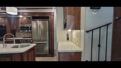 2017 KEYSTONE ALPINE 3401RS - Photo 8 - Aurora, MO 65605