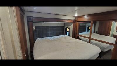 2017 KEYSTONE ALPINE 3401RS - Photo 41 - Aurora, MO 65605