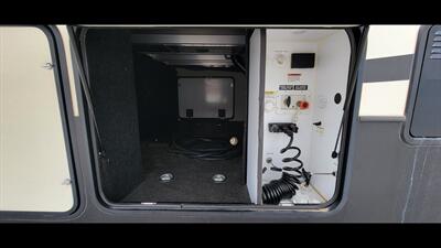 2017 KEYSTONE ALPINE 3401RS - Photo 55 - Aurora, MO 65605
