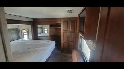 2017 KEYSTONE ALPINE 3401RS   - Photo 13 - Aurora, MO 65605