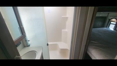 2017 KEYSTONE ALPINE 3401RS   - Photo 12 - Aurora, MO 65605