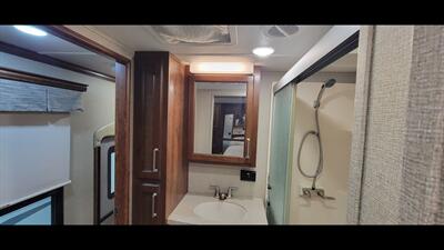 2017 KEYSTONE ALPINE 3401RS - Photo 37 - Aurora, MO 65605