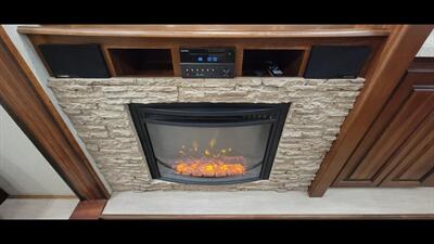 2017 KEYSTONE ALPINE 3401RS - Photo 23 - Aurora, MO 65605