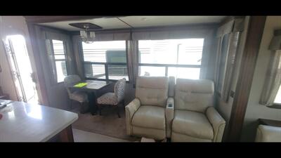 2017 KEYSTONE ALPINE 3401RS   - Photo 9 - Aurora, MO 65605