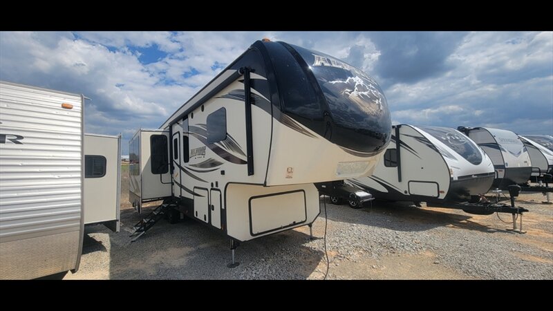 2017 KEYSTONE ALPINE 3401RS  