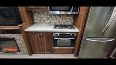 2017 KEYSTONE ALPINE 3401RS - Photo 18 - Aurora, MO 65605
