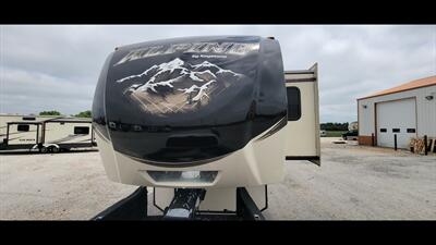 2017 KEYSTONE ALPINE 3401RS - Photo 3 - Aurora, MO 65605