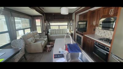 2017 KEYSTONE ALPINE 3401RS   - Photo 6 - Aurora, MO 65605