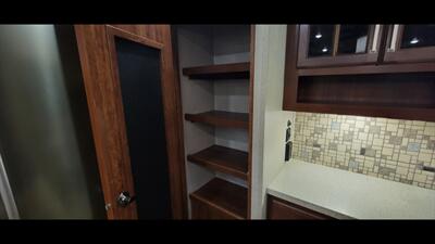 2017 KEYSTONE ALPINE 3401RS - Photo 15 - Aurora, MO 65605