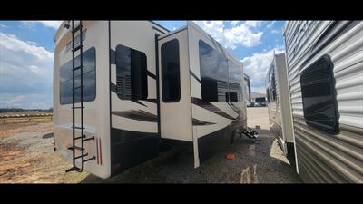 2017 KEYSTONE ALPINE 3401RS   - Photo 4 - Aurora, MO 65605