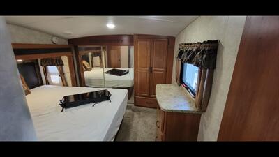 2014 Keystone MONTANA 343RL - Photo 36 - Aurora, MO 65605
