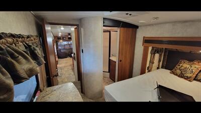 2014 Keystone MONTANA 343RL - Photo 39 - Aurora, MO 65605