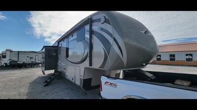 2014 Keystone MONTANA 343RL - Photo 2 - Aurora, MO 65605