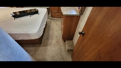 2014 Keystone MONTANA 343RL - Photo 35 - Aurora, MO 65605