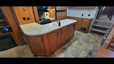 2014 Keystone MONTANA 343RL - Photo 14 - Aurora, MO 65605