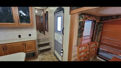 2014 Keystone MONTANA 343RL - Photo 11 - Aurora, MO 65605