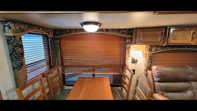 2014 Keystone MONTANA 343RL - Photo 28 - Aurora, MO 65605