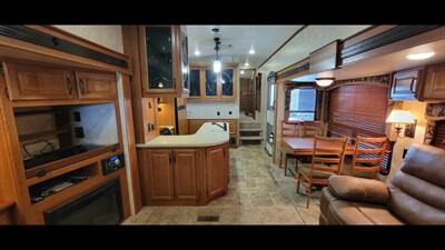 2014 Keystone MONTANA 343RL - Photo 10 - Aurora, MO 65605